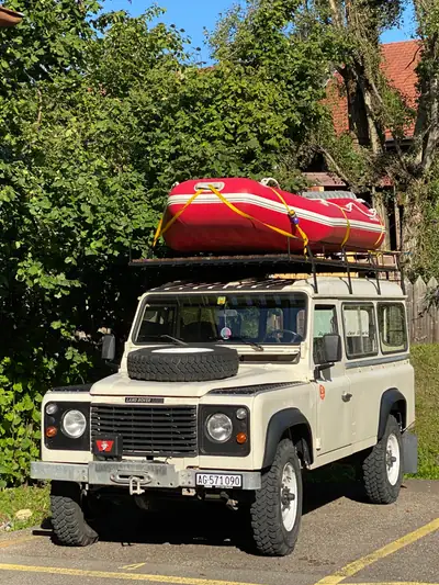 Land Rover 110 — Légende britannique robuste, 124'000 km, essence fiable — détail