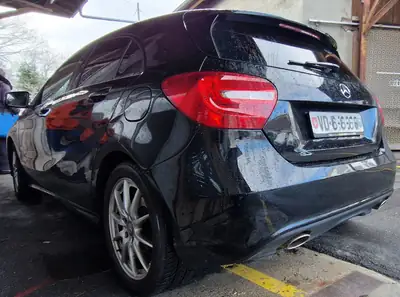 Mercedes-Benz A 180 Urban — Berline compacte premium, 111'200 km, garantie possible — vista posteriore
