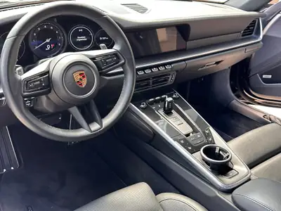 Porsche 911 Carrera 4S PDK — Sportive légendaire, 102'000 km, équipée 8 pneus — Miniatura 7