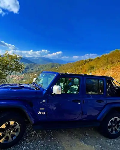 Jeep Wrangler Unlimited Sahara — SUV robuste diesel avec système de toit surcharge 300 kg — Miniatura 8