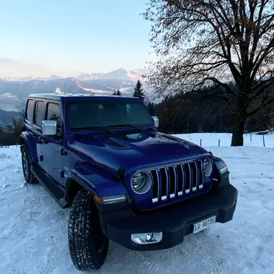 Jeep Wrangler Unlimited Sahara — SUV robuste diesel avec système de toit surcharge 300 kg — Miniatura 15