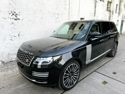 Range Rover LWB 5.0 V8 Superchargé — Le SUV prestige britannique par excellence — fianco
