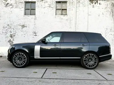 Range Rover LWB 5.0 V8 Superchargé — Le SUV prestige britannique par excellence — vista esterna