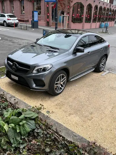 Mercedes-Benz GLE Coupé 350 d — SUV premium 4Matic, 67'000 km seulement — vista esterna