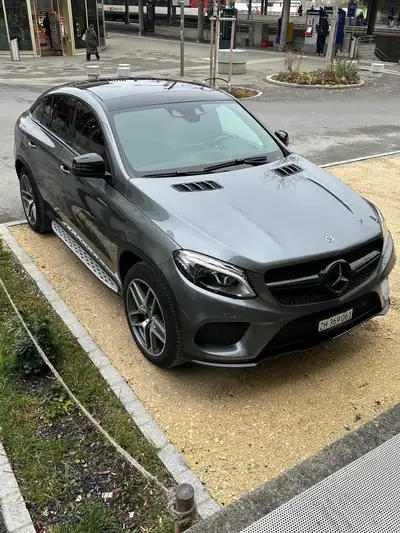 Mercedes-Benz GLE Coupé 350 d — SUV premium 4Matic, 67'000 km seulement — fianco