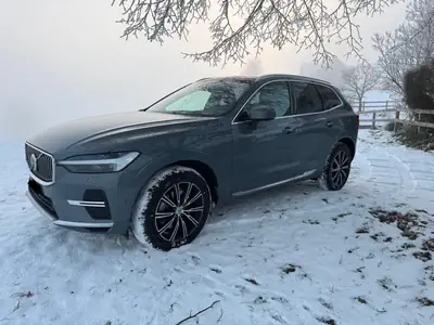 Volvo XC60 T6 eAWD PluginHybrid — SUV rechargeable premium, 29 500 km seulement — exterior view