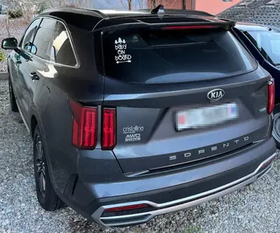 Kia Sorento 1.6 T-GDi HEV — SUV 7 places hybride, 43'000 km seulement — intérieur