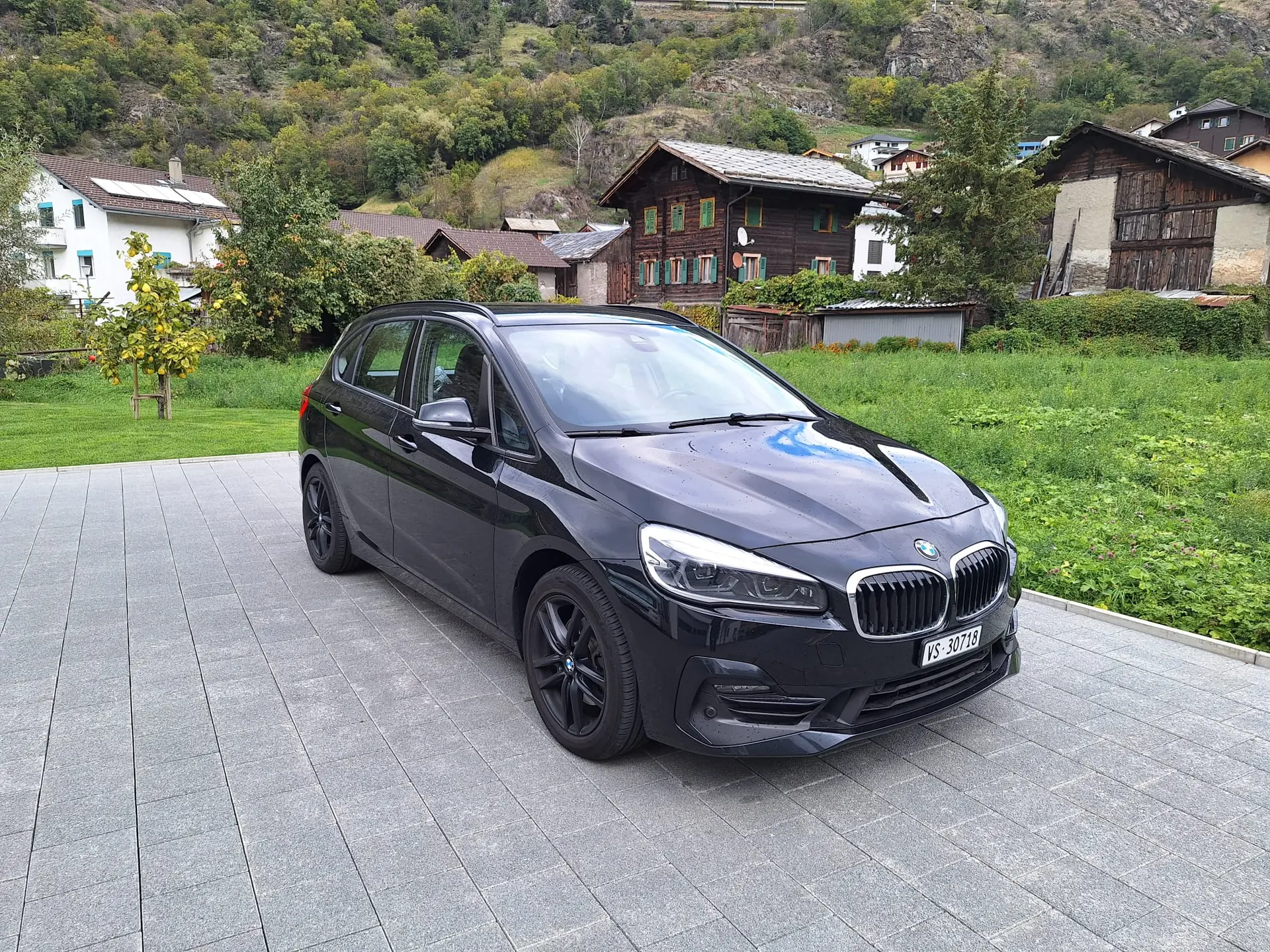 BMW 218 Active Tourer xDrive — Monospace polyvalent 4x4, traction intégrale et faible consommation — vista esterna