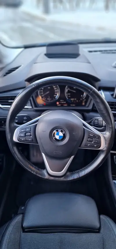 BMW 218 Active Tourer xDrive — Monospace polyvalent 4x4, traction intégrale et faible consommation — Miniatura 12