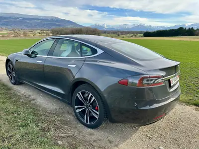 Tesla Model S 100 D Performance — Berline électrique haute performance, 38'400 km — Miniatura 9
