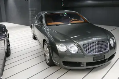 Bentley Continental GT 6.0 Mulliner 2005 — Coupé grand tourisme de prestige, moteur W12 560 ch — Detail