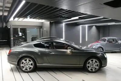 Bentley Continental GT 6.0 Mulliner 2005 — Coupé grand tourisme de prestige, moteur W12 560 ch — Innenraum