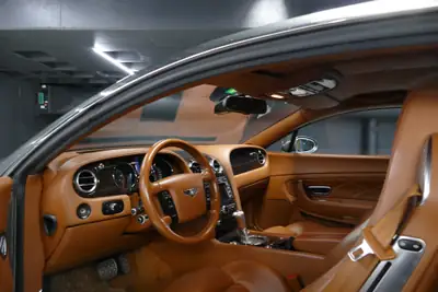 Bentley Continental GT 6.0 Mulliner 2005 — Coupé grand tourisme de prestige, moteur W12 560 ch — Miniatur 9