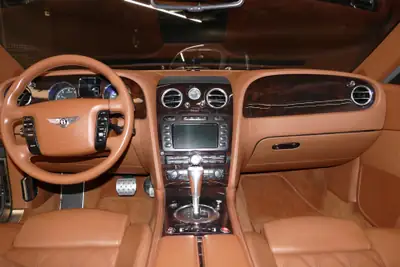 Bentley Continental GT 6.0 Mulliner 2005 — Coupé grand tourisme de prestige, moteur W12 560 ch — Miniatur 13
