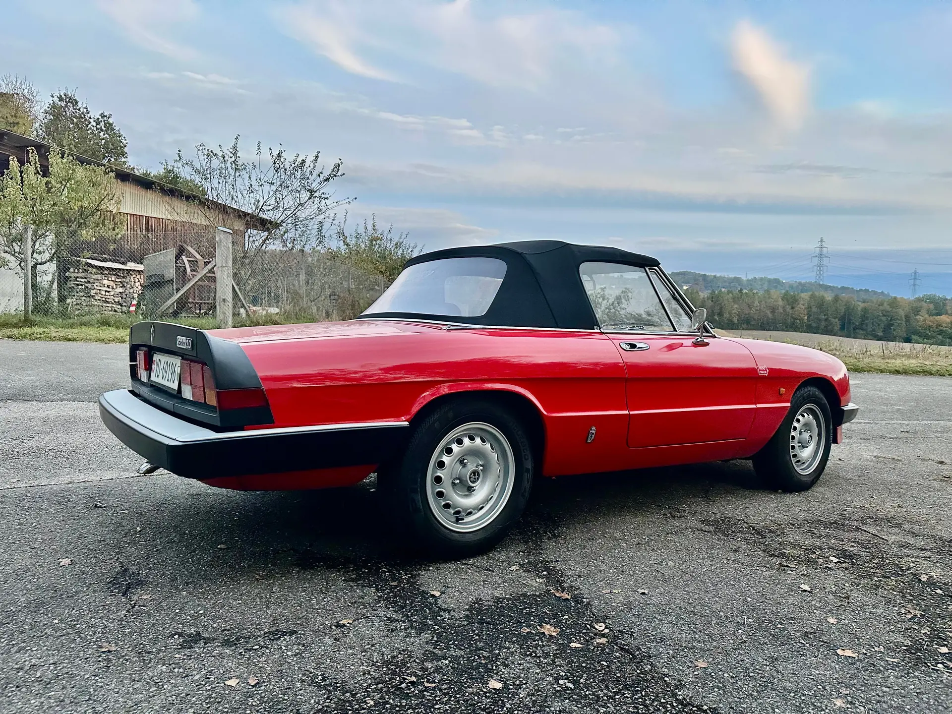 Alfa Romeo Spider 1983 — Cabriolet légendaire rouge, véhicule vétéran certifié