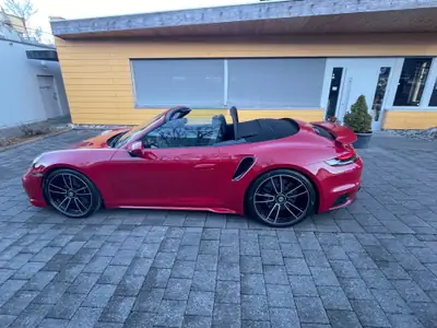 Porsche 911 Turbo S Cabriolet — 650 ch, décapotable sportive ultime avec garantie constructeur — rear view