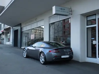 Aston Martin V8 Vantage 4.7 Sportshift — Coupé sportif britannique d'exception, 90 600 km — Seitenansicht