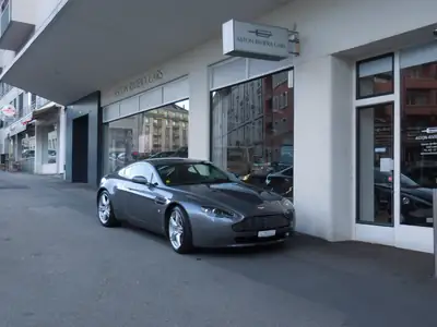 Aston Martin V8 Vantage 4.7 Sportshift — Coupé sportif britannique d'exception, 90 600 km — Innenraum