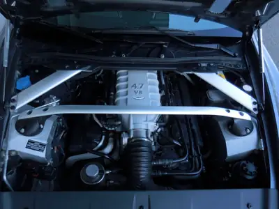 Aston Martin V8 Vantage 4.7 Sportshift — Coupé sportif britannique d'exception, 90 600 km — Miniatur 9