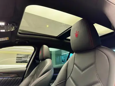 Maserati Grecale 2.0 MHEV Modena — SUV hybrid performant, 36'000 km seulement — Miniatur 12
