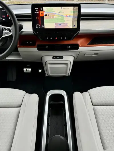 VW ID.Buzz NWB Pro 2023 — Le minivan électrique réinventé, design orange unique — détail