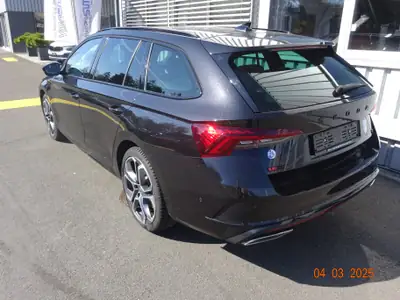 Skoda Octavia Combi 1.4 TSI PHEV RS — Hybride rechargeable performant, 48'000 km — côté