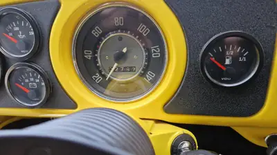 VW Käfer 1835 cm³ — L'icône jaune des années 70, histoire et authenticité — Miniature 9