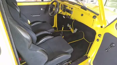 VW Käfer 1835 cm³ — L'icône jaune des années 70, histoire et authenticité — Miniature 12