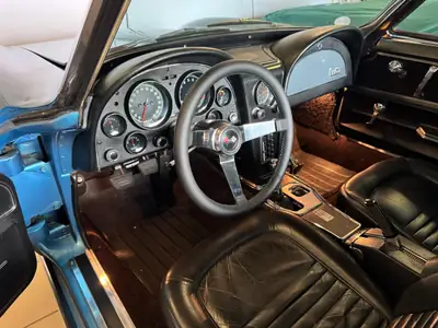 Chevrolet Corvette C2 1967 — Cabriolet américain légendaire, 70'000 km — Miniatura 7