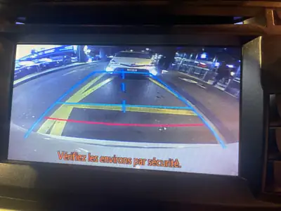 Toyota Auris 1.8 HSD Linea Sol — Berline hybride économique et fiable — Thumbnail 11