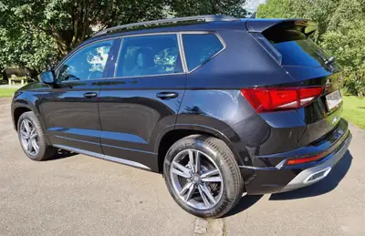 SEAT Ateca 2.0 TDI FR 4Drive — SUV robuste, transmission DSG, attelage pivotant — Innenraum