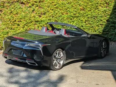 Lexus LC 500 Cabriolet V8 — Roadster de luxe, 463 ch et seulement 7'000 km — fianco