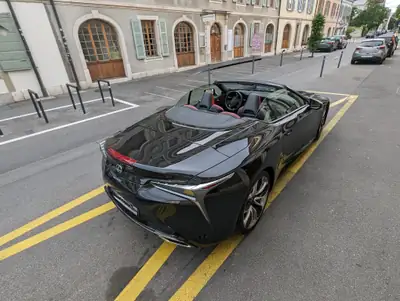 Lexus LC 500 Cabriolet V8 — Roadster de luxe, 463 ch et seulement 7'000 km — interni