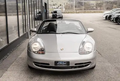 Porsche 911 Carrera 4 Cabrio — Légende décapotable, 20 900 km seulement — Thumbnail 16
