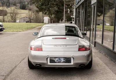 Porsche 911 Carrera 4 Cabrio — Légende décapotable, 20 900 km seulement — Thumbnail 21