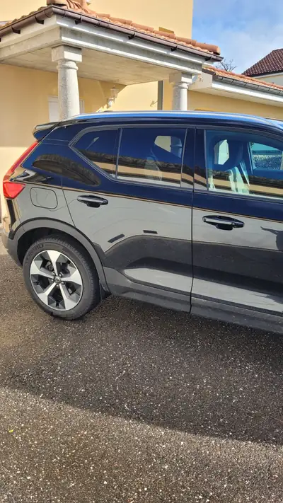 Volvo XC40 B3 Mild Hybrid — SUV compact efficient avec technologie hybride légère — détail