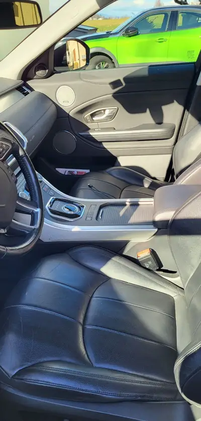 Land Rover Range Rover Evoque 2.0 TD4 — SUV Compact Diesel, Traction Intégrale, 101'000 km — Miniature 7