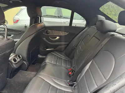 Mercedes-Benz C 200 Swiss Star AMG Line — Berline premium 4Matic, 63 000 km — tableau de bord