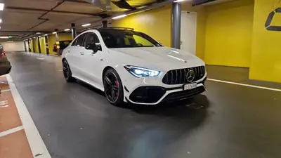 Mercedes-Benz CLA 45 S AMG 4Matic+ — Performance 422 ch, Toit panoramique ouvrant — vista posteriore