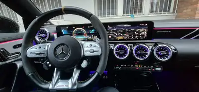 Mercedes-Benz CLA 45 S AMG 4Matic+ — Performance 422 ch, Toit panoramique ouvrant — cruscotto