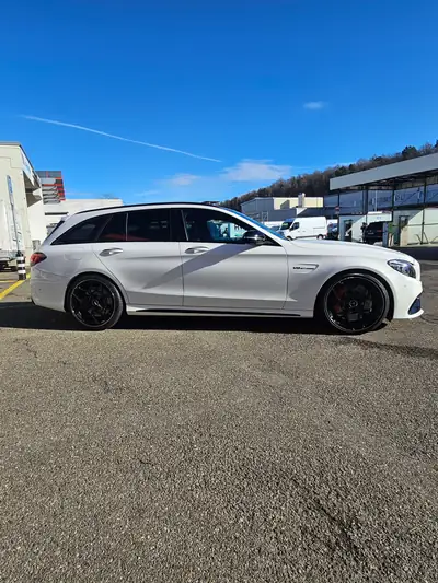 Mercedes-Benz C 63 S AMG — Break haute performance, 510 ch et faible kilométrage — interni