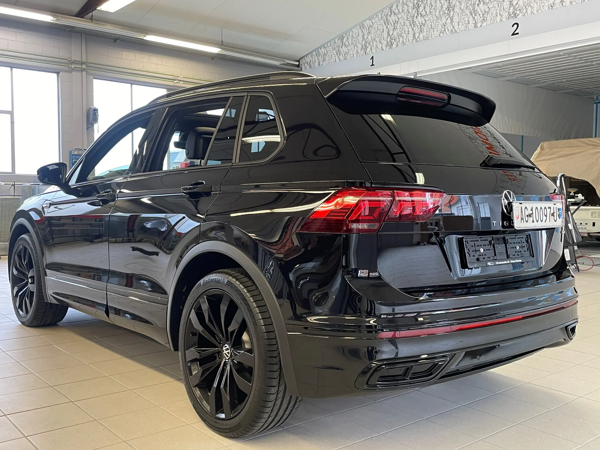 VW Tiguan TDI SCR R-Line DSG — SUV diesel performant, 68'000 km seulement — Außenansicht
