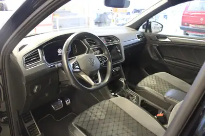 VW Tiguan TDI SCR R-Line DSG — SUV diesel performant, 68'000 km seulement — Armaturenbrett