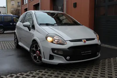 Fiat Punto Abarth 2012 — Sportive compacte, 163 ch, entretien à jour — arrière