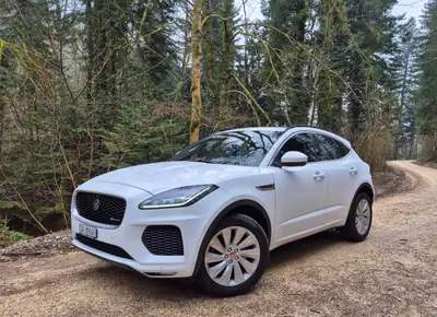 Jaguar E-PACE D240 AWD — SUV Premium Diesel, Cuir & Navigation, Historique Suisse — côté