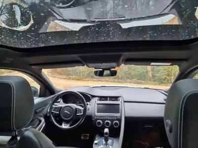 Jaguar E-PACE D240 AWD — SUV Premium Diesel, Cuir & Navigation, Historique Suisse — détail