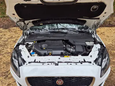 Jaguar E-PACE D240 AWD — SUV Premium Diesel, Cuir & Navigation, Historique Suisse — Miniature 8