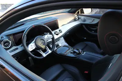 Mercedes-Benz E 53 AMG Coupé 4Matic+ — Élégance sportive et puissance maîtrisée — Miniatur 7