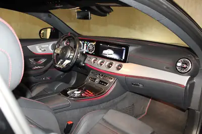 Mercedes-Benz E 53 AMG Coupé 4Matic+ — Élégance sportive et puissance maîtrisée — Miniatur 10