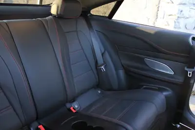 Mercedes-Benz E 53 AMG Coupé 4Matic+ — Élégance sportive et puissance maîtrisée — Miniatur 26